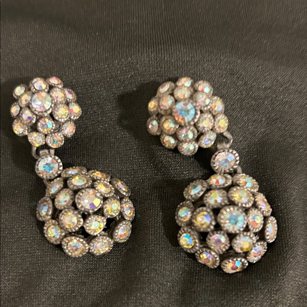 Elegant Silver Crystal Drop Earrings